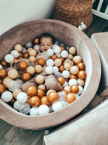 Aire de jeu en mousse avec micro piscine beige + 100 balles (transparent, effet sirène, or clair, argent, beige)