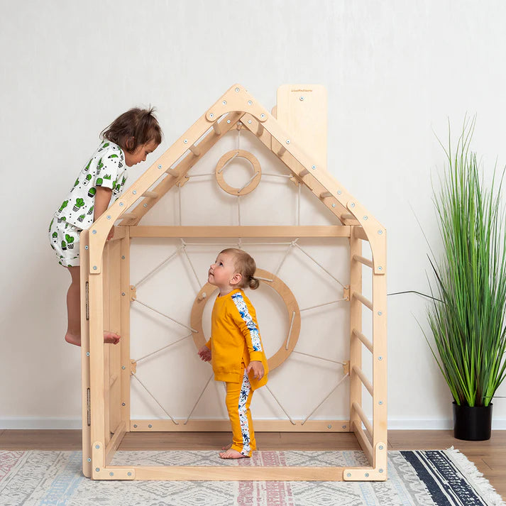 Maison d'escalade en bois