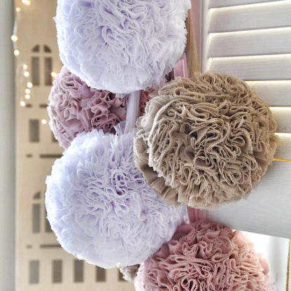 Pompons décoratifs en tulle